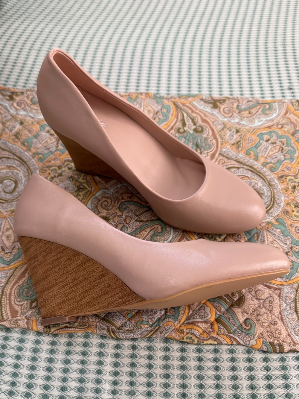 Boutique Women’s Nude Closed Toe Wedge Pumps Faux Wood Grain Heel